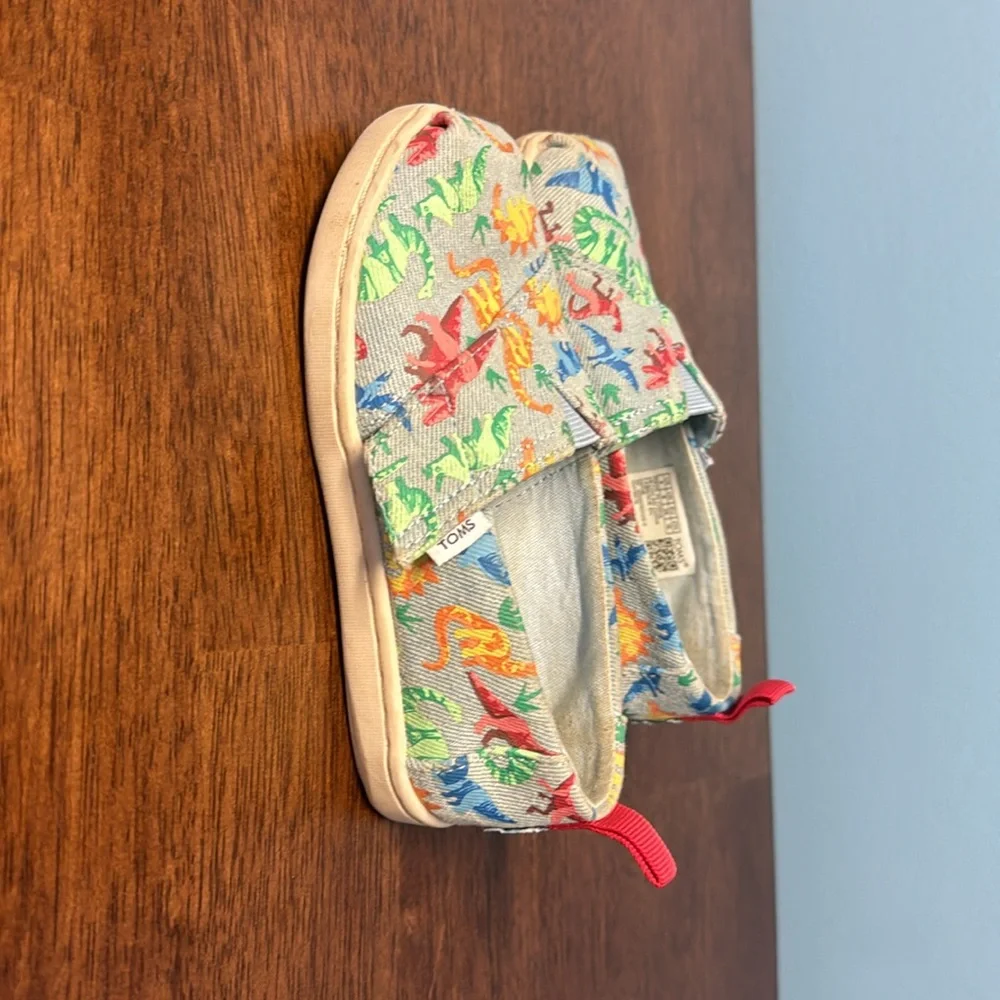 Toms kids shoes size us 9